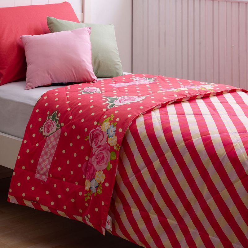 Cubre-Sarah-K-rosas-rojo-det6