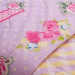 Cubre-Sarah-K-rosas-lila-det10