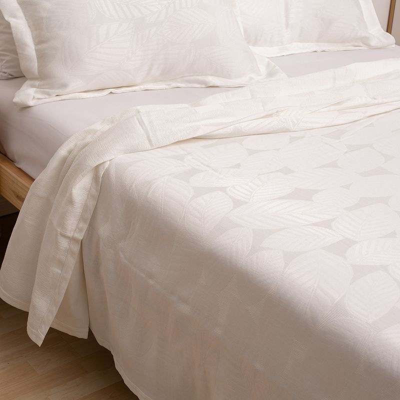 Cubrecama_Jacquard_Natural_Hojas_Detalle_1_Full_1000