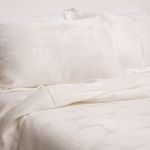 Cubrecama_Jacquard_Natural_Hojas_Detalle_4_Full_1000