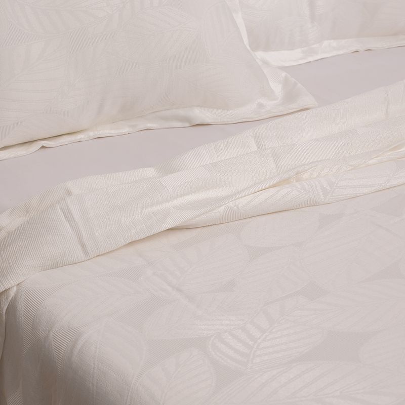 Cubrecama_Jacquard_Natural_Hojas_Detalle_3_Full_1000