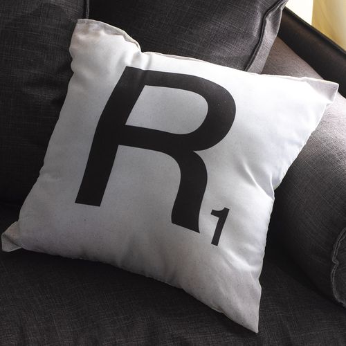 Almohadón R (Amor)